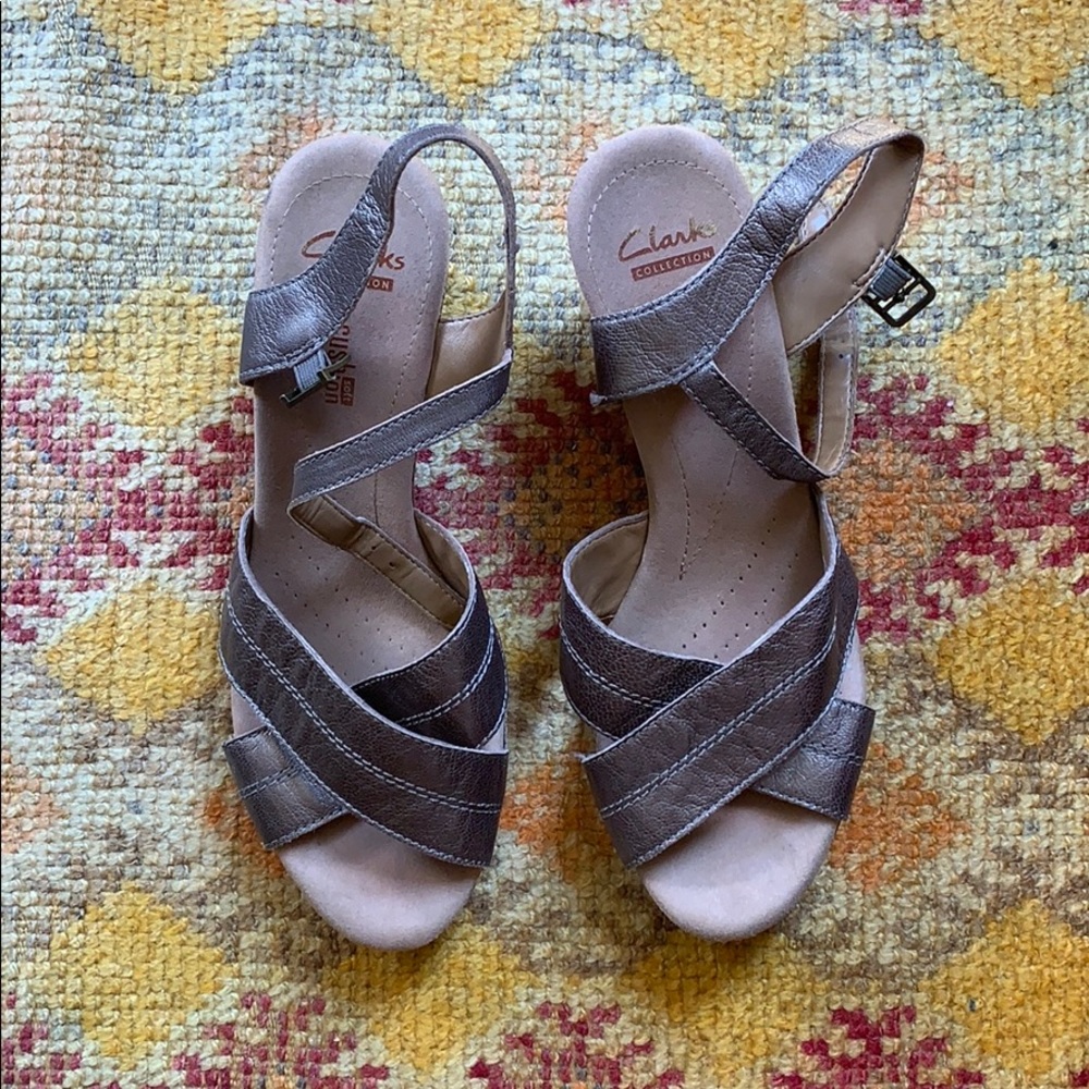 Clark’s wedge sandal in bronze